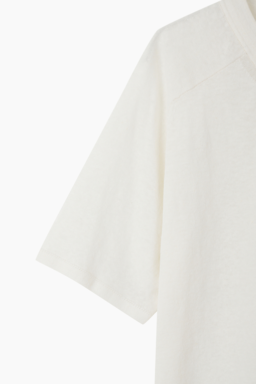 https://img.benettonmall.com/PARTS/KB/26F/BAKP30641WH_MB_D13.jpg?cb=1788777022