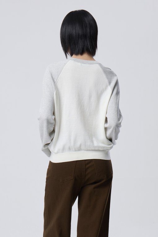 https://img.benettonmall.com/PARTS/KB/26F/BAKP37641IV_MB_M1.jpg?cb=1788777022
