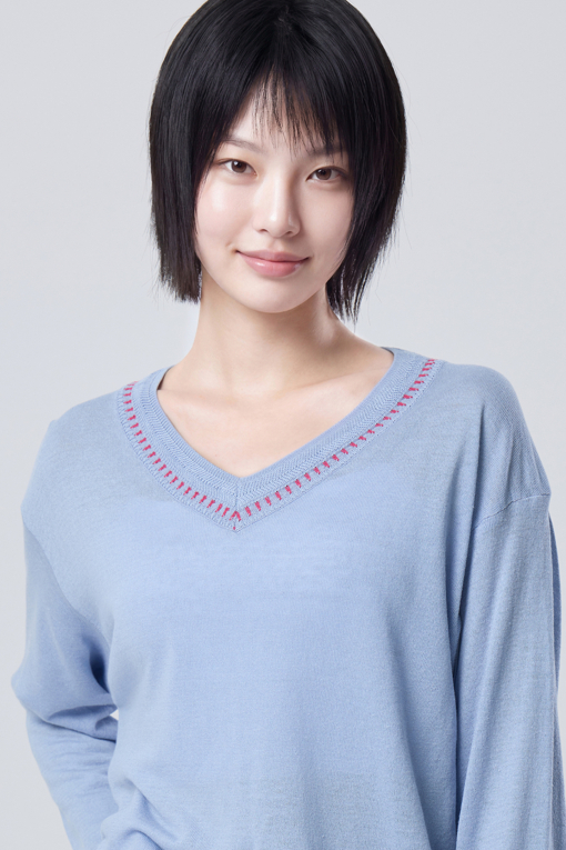https://img.benettonmall.com/PARTS/KB/26F/BAKP38641SB_MB_M2.jpg?cb=1788777022