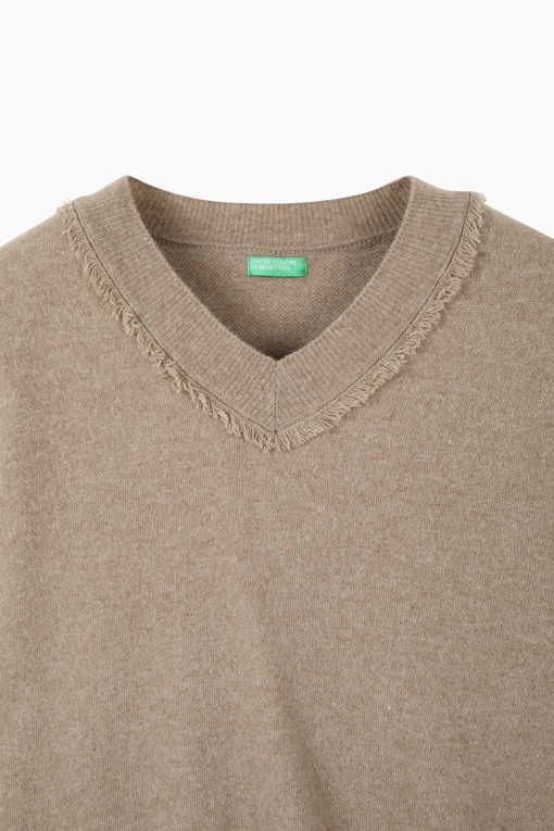 https://img.benettonmall.com/PARTS/KB/26F/BAKP75661BG_MB_D2.jpg