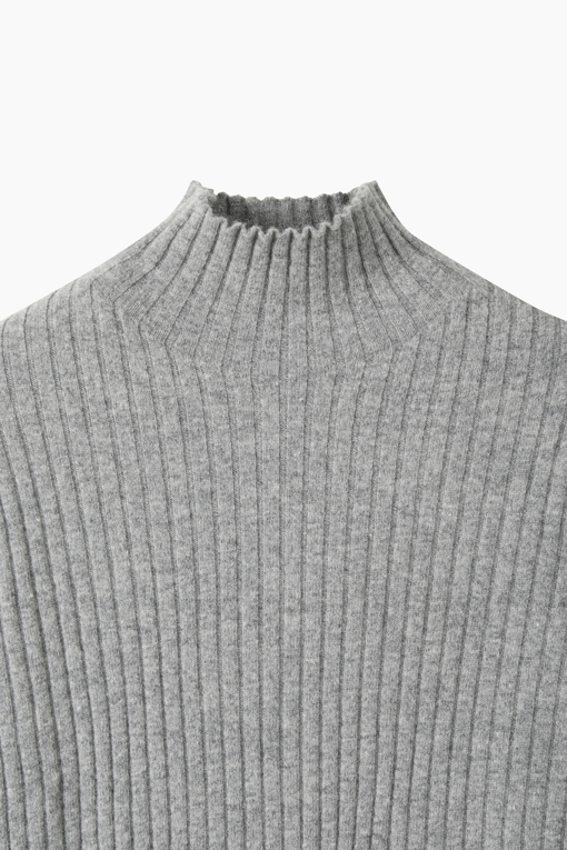 https://img.benettonmall.com/PARTS/KB/26F/BAKPE1661MG_MB_D2.jpg