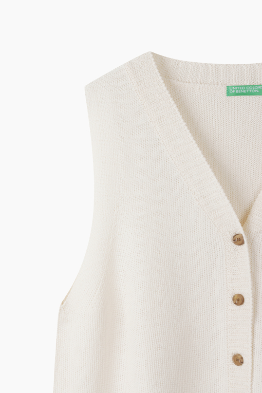 https://img.benettonmall.com/PARTS/KB/26F/BAKV30641IV_MB_D13.jpg?cb=1788777022
