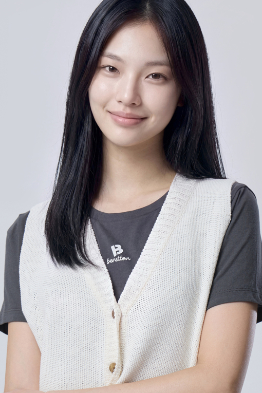 https://img.benettonmall.com/PARTS/KB/26F/BAKV30641IV_MB_D2.jpg?cb=1788777022