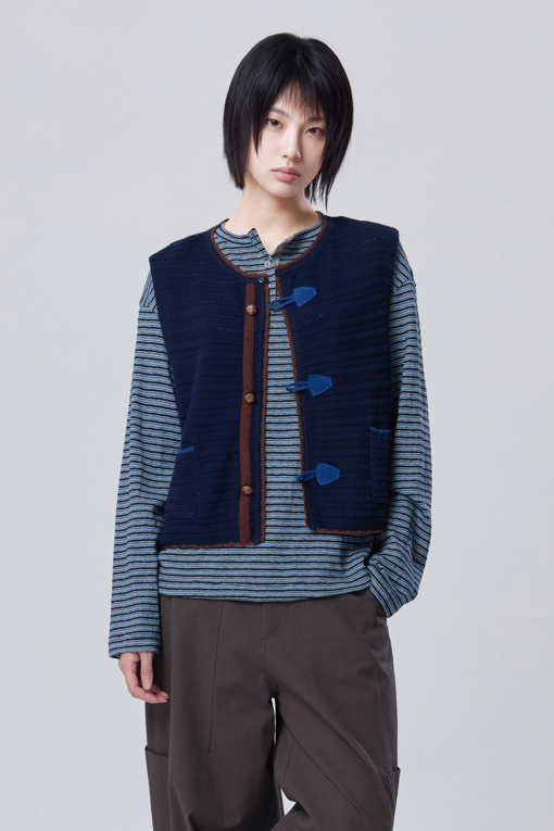https://img.benettonmall.com/PARTS/KB/26F/BAKV31641DN_MB_M0.jpg?cb=1788777022