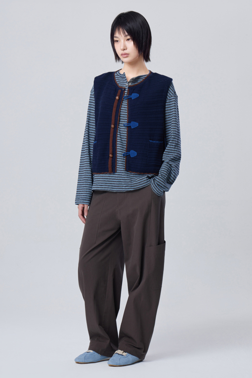 https://img.benettonmall.com/PARTS/KB/26F/BAKV31641DN_MB_M5.jpg?cb=1788777022