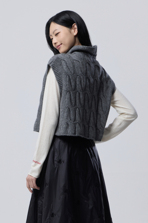 https://img.benettonmall.com/PARTS/KB/26F/BAKV71661GR_MB_M1.jpg