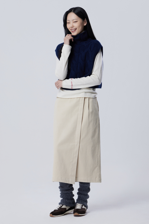 https://img.benettonmall.com/PARTS/KB/26F/BAKV71661NY_MB_M5.jpg