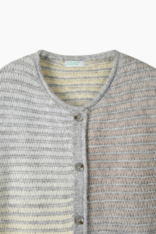 https://img.benettonmall.com/PARTS/KB/26F/BAKVE1661MG_MB_D2.jpg