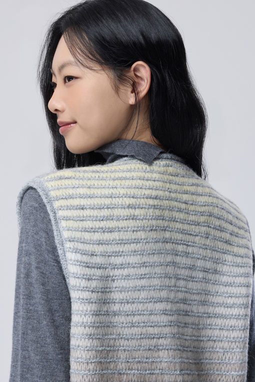 https://img.benettonmall.com/PARTS/KB/26F/BAKVE1661MG_MB_M3.jpg