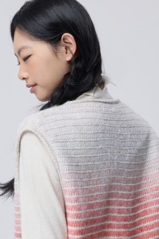 https://img.benettonmall.com/PARTS/KB/26F/BAKVE1661PK_MB_M3.jpg