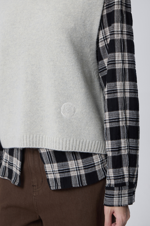 https://img.benettonmall.com/PARTS/KB/26F/BAKVF3661BE_MB_M4.jpg