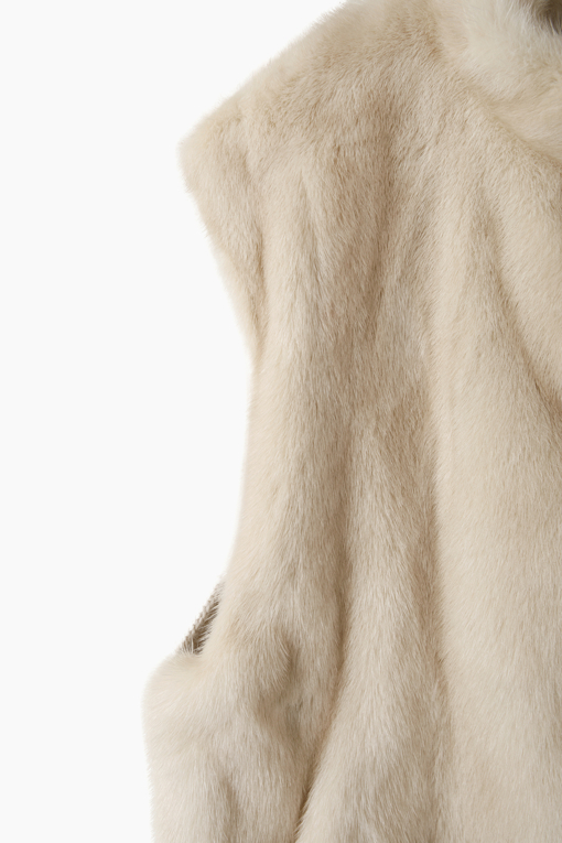 https://img.benettonmall.com/PARTS/KB/26F/BALE50661BG_MB_D3.jpg