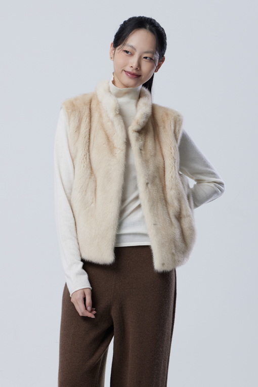 https://img.benettonmall.com/PARTS/KB/26F/BALE50661BG_MB_M0.jpg