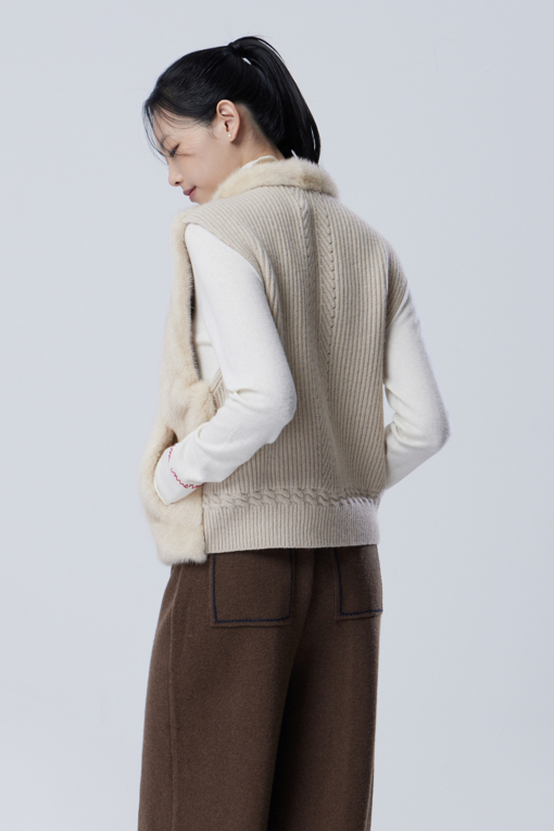 https://img.benettonmall.com/PARTS/KB/26F/BALE50661BG_MB_M1.jpg