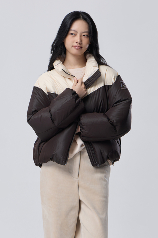 https://img.benettonmall.com/PARTS/KB/26F/BAPD70661CR_MB_M0.jpg