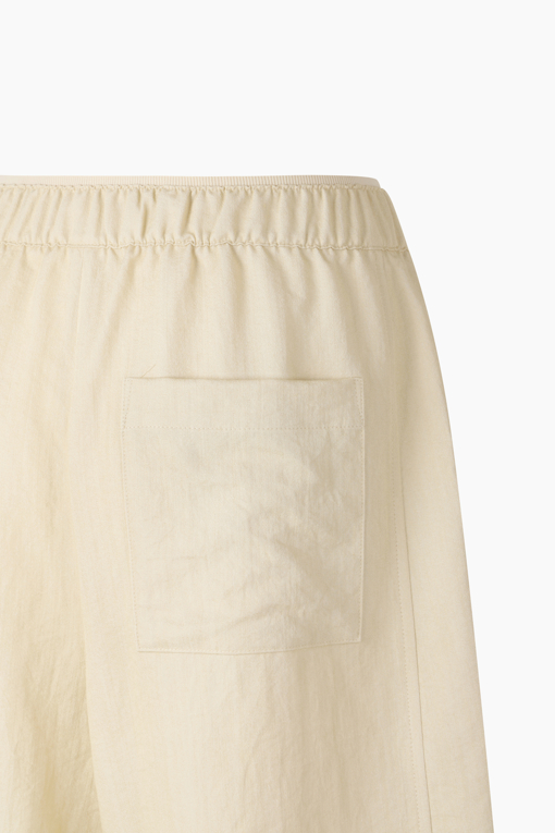 https://img.benettonmall.com/PARTS/KB/26F/BAPT01641BE_MB_D14.jpg?cb=1788777022