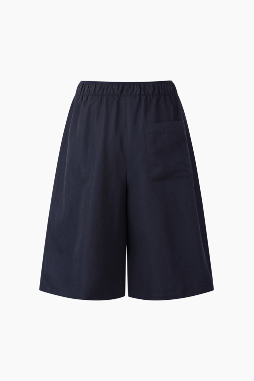 https://img.benettonmall.com/PARTS/KB/26F/BAPT01641IN_MB_D11.jpg?cb=1788777022