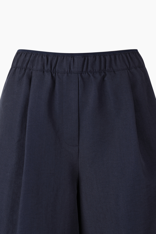 https://img.benettonmall.com/PARTS/KB/26F/BAPT01641IN_MB_D12.jpg?cb=1788777022