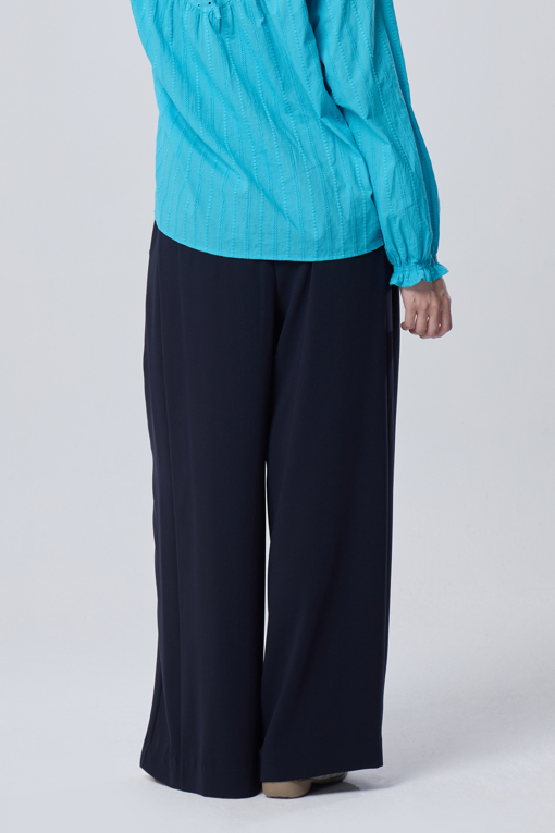 https://img.benettonmall.com/PARTS/KB/26F/BAPT03641DN_MB_M1.jpg?cb=1788777022