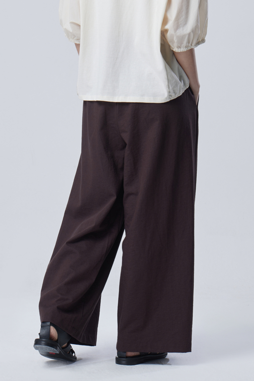 https://img.benettonmall.com/PARTS/KB/26F/BAPT04641BR_MB_D1.jpg?cb=1788777022