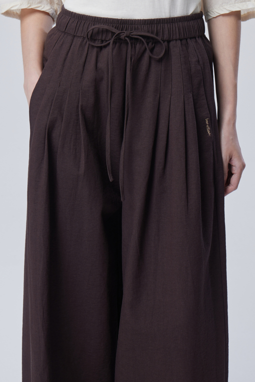 https://img.benettonmall.com/PARTS/KB/26F/BAPT04641BR_MB_D2.jpg?cb=1788777022