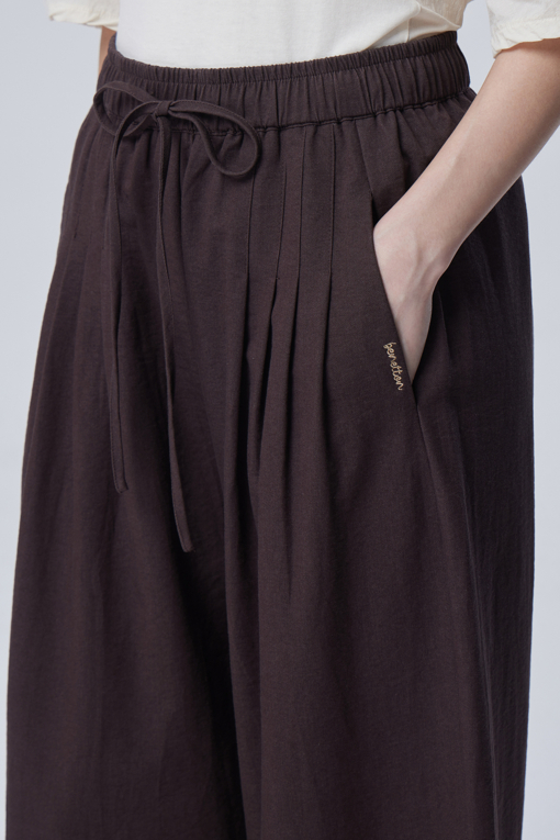 https://img.benettonmall.com/PARTS/KB/26F/BAPT04641BR_MB_D3.jpg?cb=1788777022