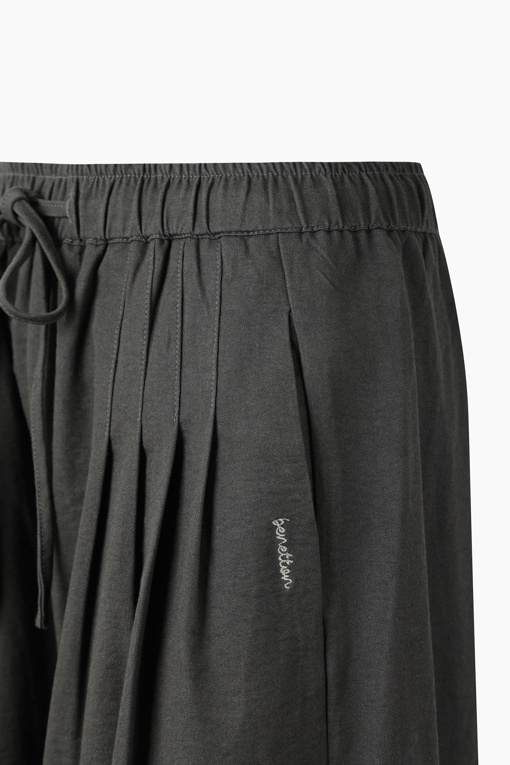 https://img.benettonmall.com/PARTS/KB/26F/BAPT04641GR_MB_D13.jpg?cb=1788777022