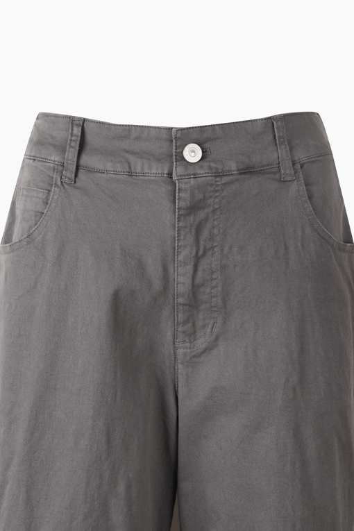 https://img.benettonmall.com/PARTS/KB/26F/BAPT05641GR_MB_D2.jpg