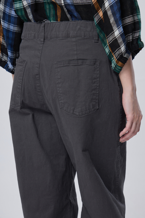 https://img.benettonmall.com/PARTS/KB/26F/BAPT05641GR_MB_M4.jpg?cb=1788777022