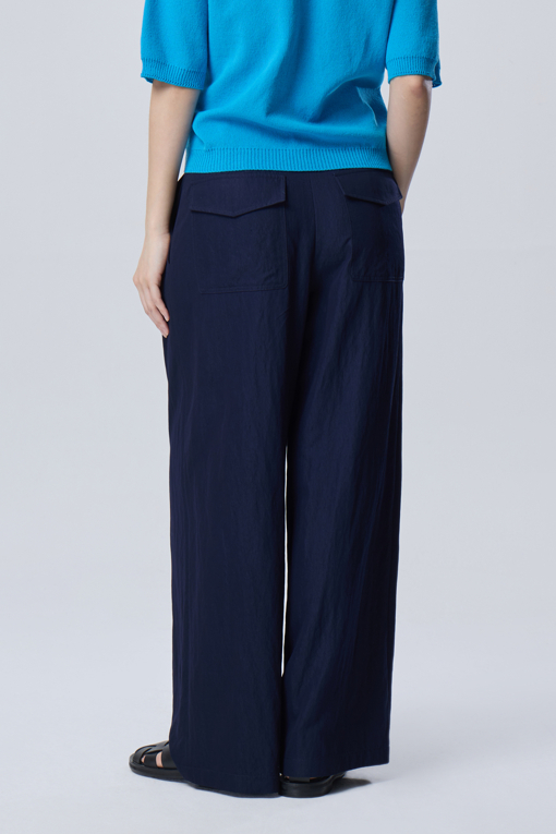 https://img.benettonmall.com/PARTS/KB/26F/BAPT07641DN_MB_D1.jpg?cb=1788777022