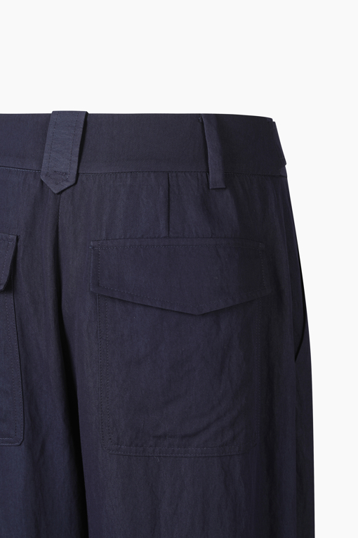 https://img.benettonmall.com/PARTS/KB/26F/BAPT07641DN_MB_D14.jpg?cb=1788777022