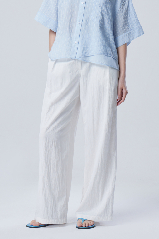 https://img.benettonmall.com/PARTS/KB/26F/BAPT07641WH_MB_D0.jpg?cb=1788777022
