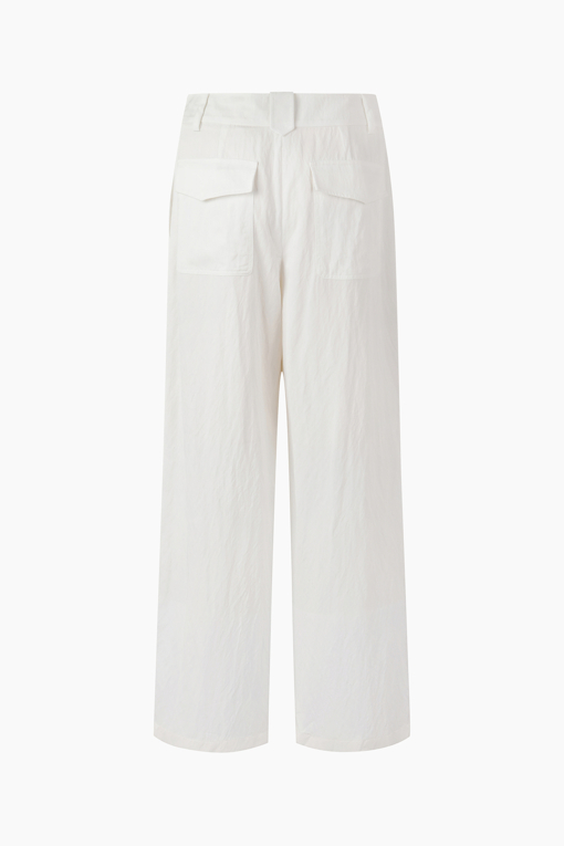 https://img.benettonmall.com/PARTS/KB/26F/BAPT07641WH_MB_D11.jpg?cb=1788777022