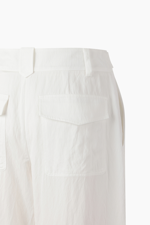 https://img.benettonmall.com/PARTS/KB/26F/BAPT07641WH_MB_D14.jpg?cb=1788777022