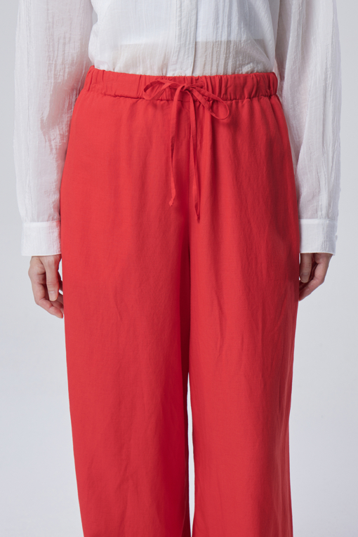 https://img.benettonmall.com/PARTS/KB/26F/BAPT08641RD_MB_D2.jpg?cb=1788777022