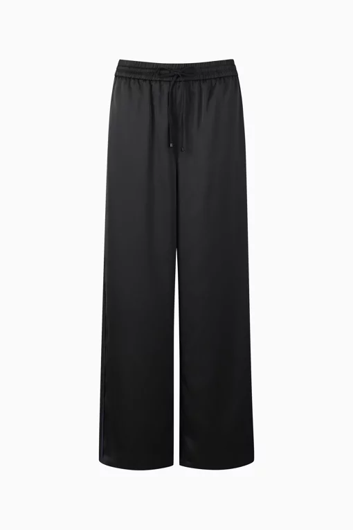 https://img.benettonmall.com/PARTS/KB/26F/BAPT31641BK_MB.jpg