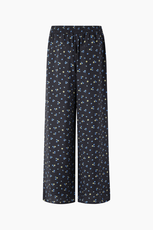 https://img.benettonmall.com/PARTS/KB/26F/BAPT31641BL_MB_D11.jpg?cb=1788777022