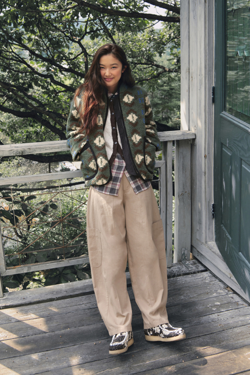 https://img.benettonmall.com/PARTS/KB/26F/BAPT33641BG_MB_D0.jpg