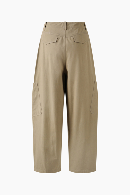 https://img.benettonmall.com/PARTS/KB/26F/BAPT33641BG_MB_D2.jpg