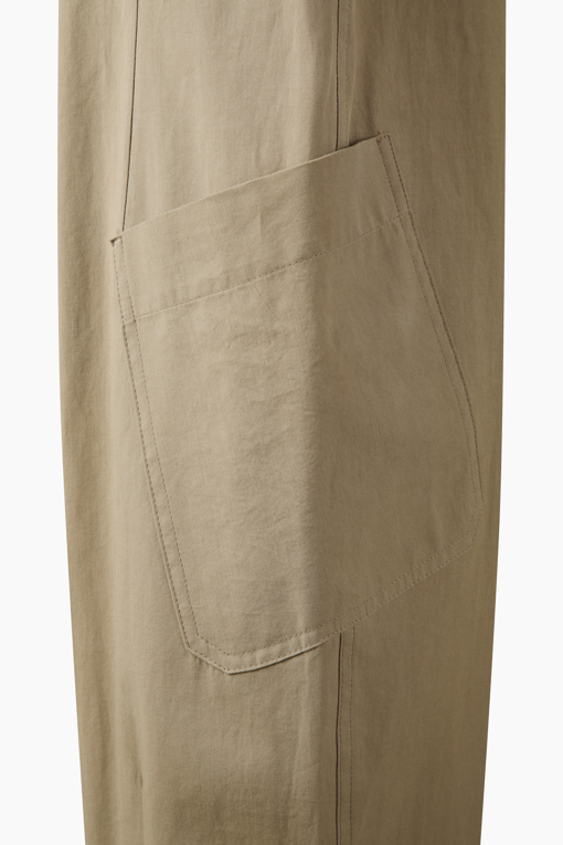 https://img.benettonmall.com/PARTS/KB/26F/BAPT33641BG_MB_D5.jpg