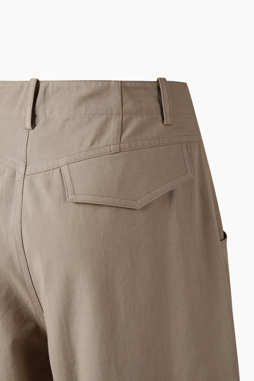 https://img.benettonmall.com/PARTS/KB/26F/BAPT33641BG_MB_D6.jpg?cb=1788777022