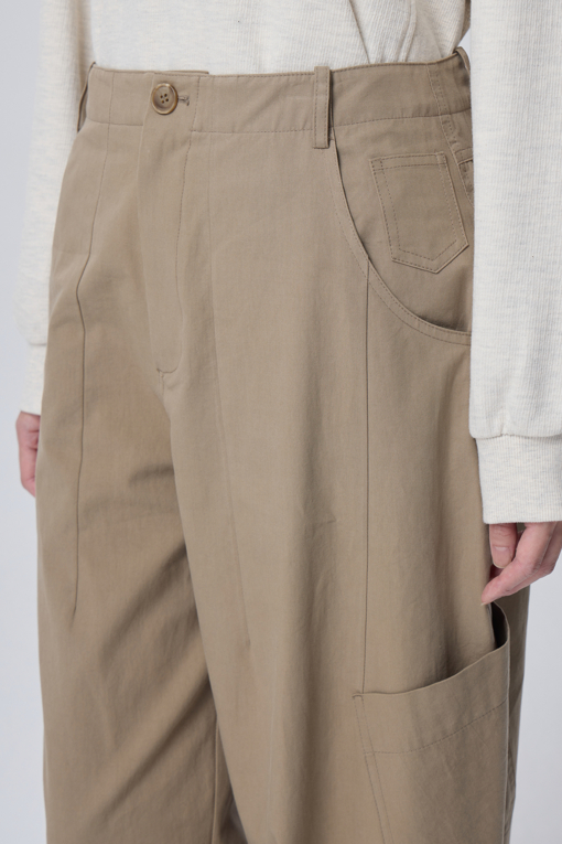 https://img.benettonmall.com/PARTS/KB/26F/BAPT33641BG_MB_M3.jpg?cb=1788777022