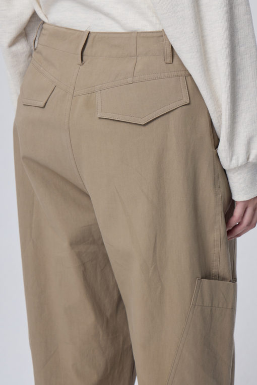https://img.benettonmall.com/PARTS/KB/26F/BAPT33641BG_MB_M4.jpg?cb=1788777022