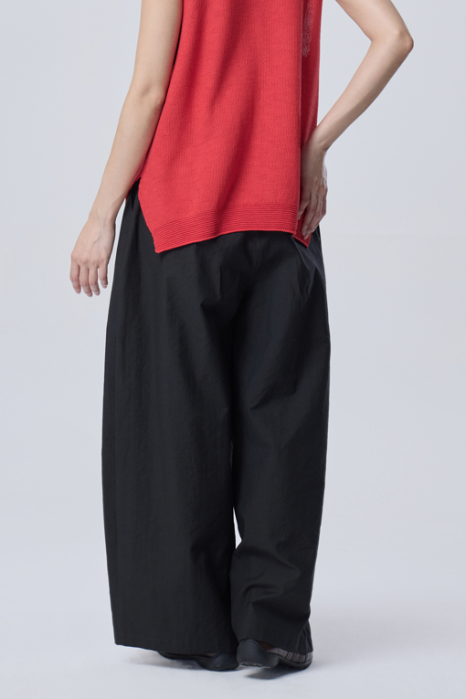 https://img.benettonmall.com/PARTS/KB/26F/BAPT34641BK_MB_D1.jpg?cb=1788777022