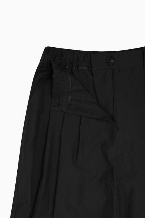 https://img.benettonmall.com/PARTS/KB/26F/BAPT34641BK_MB_D15.jpg?cb=1788777022