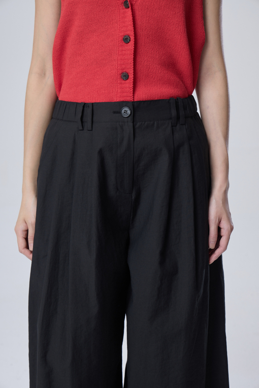 https://img.benettonmall.com/PARTS/KB/26F/BAPT34641BK_MB_D2.jpg?cb=1788777022