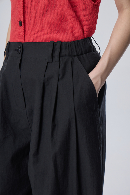 https://img.benettonmall.com/PARTS/KB/26F/BAPT34641BK_MB_D3.jpg?cb=1788777022