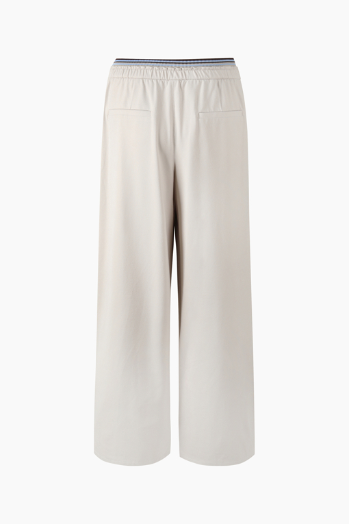 https://img.benettonmall.com/PARTS/KB/26F/BAPT35641BE_MB_D1.jpg