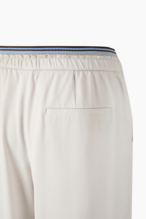 https://img.benettonmall.com/PARTS/KB/26F/BAPT35641BE_MB_D4.jpg