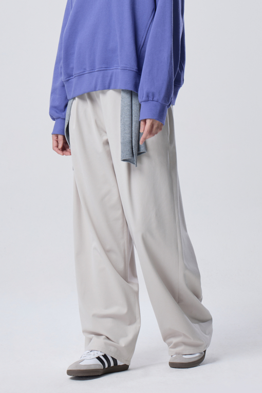 https://img.benettonmall.com/PARTS/KB/26F/BAPT35641BE_MB_M0.jpg?cb=1788777022